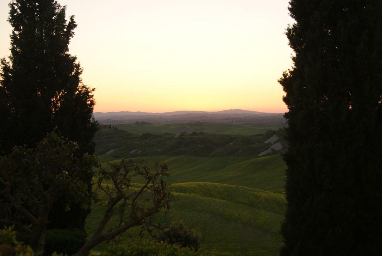 Tuscany Balcony: Crete Senesi Casetta Eksteriør bilde